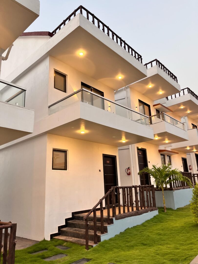 Baywatch villa in malvan